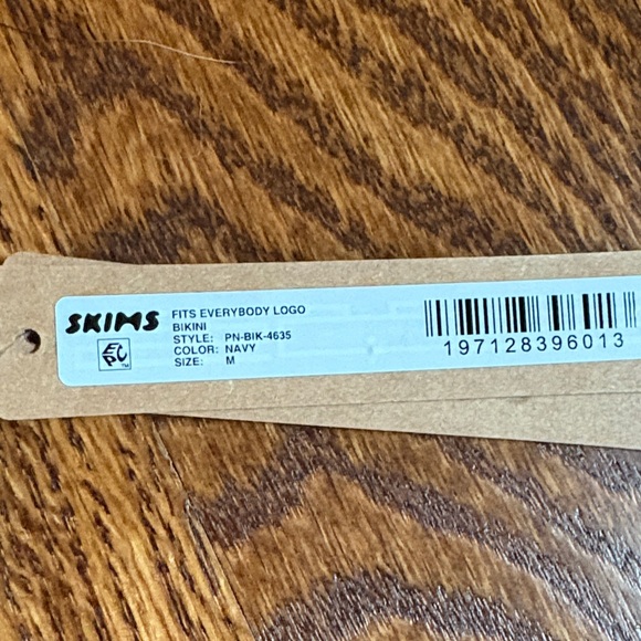 SKIMS - Picture 3 of 3